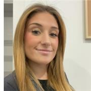Soy una chica joven y paciente. Ayudo hasta 4º de la ESO con explicaciones claras, juegos, esquemas y ejemplos prácticos